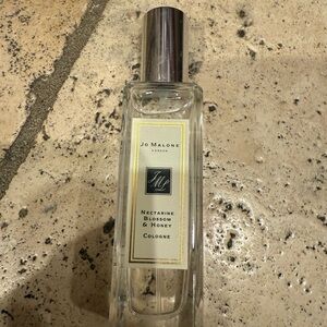 Jo Malone Nectarine Blossom & Honey Fragrance with Silver Cap